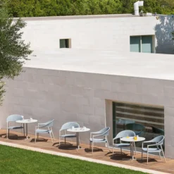 Clever Lounge Chair