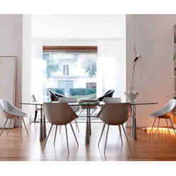 Lybra Table