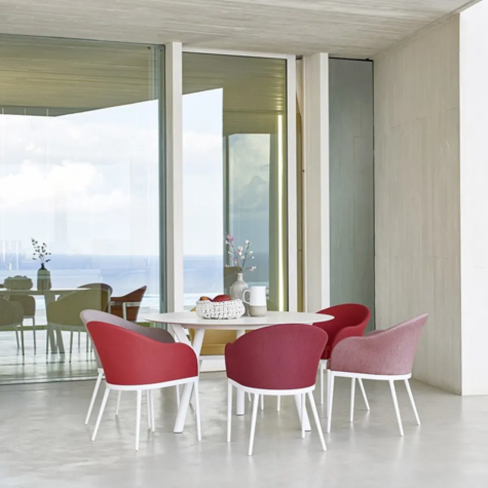 Saia Chair with Arms - Upholstered - Padded